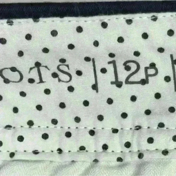 TALBOT’S PERFECT SHORTS SIZE 12 PETITE IN GENTLY USED CONDITION - Picture 4 of 5